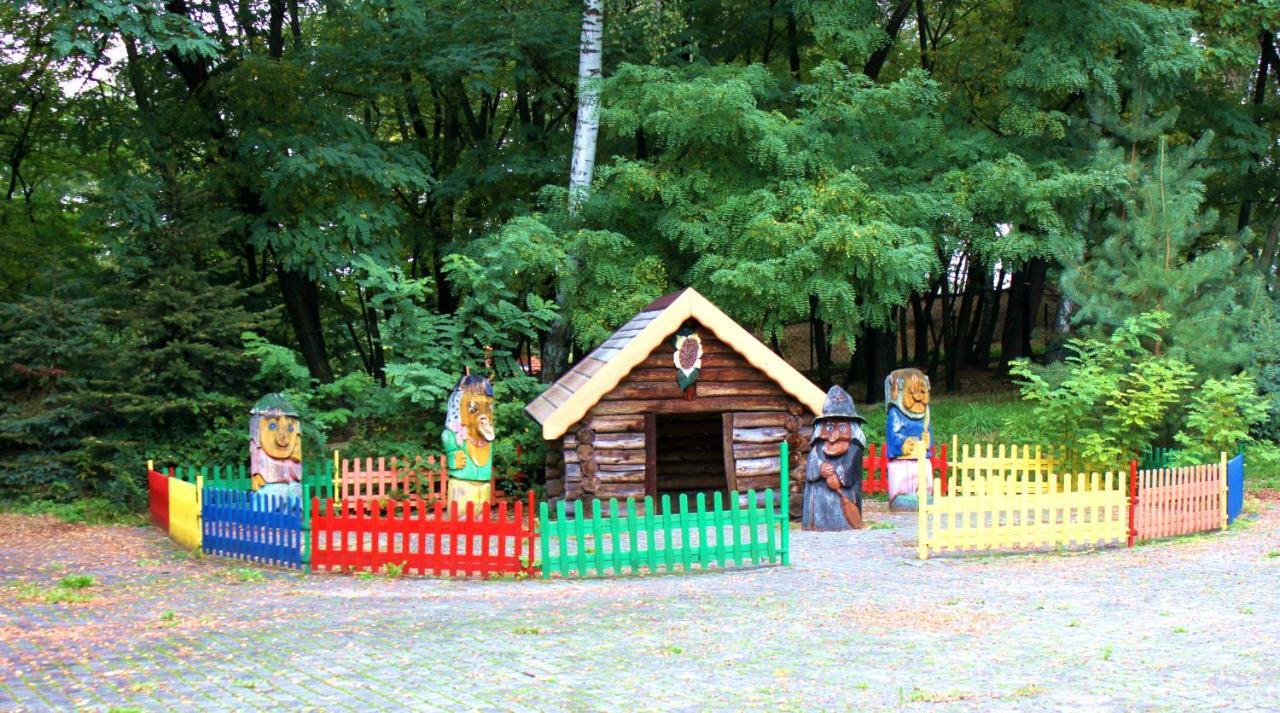Отель Park Lesny 'U Kaczyny' Rogow Экстерьер фото